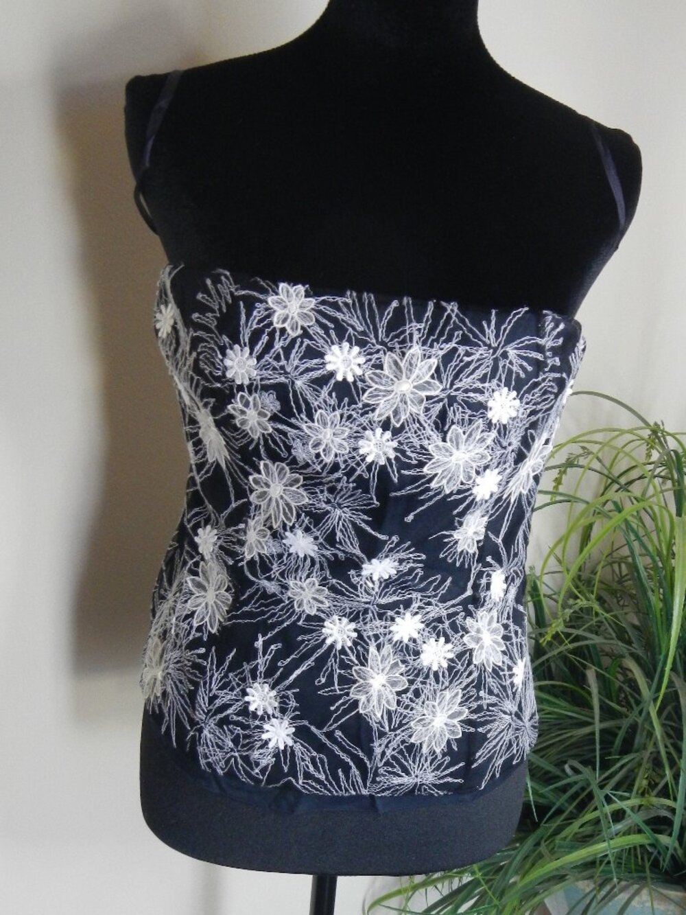 Ann Taylor Black & White Embroidered Strapless Corset Top